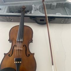 Fiddle 4/4 with bow and case