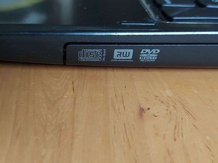 Dell Inspiron N5110, Intel Core i5-2310M CPU, 2.3GHz, 4GB Ram, 500GB HDD, Windows 7 Home, Chrome, Mozilla Firefox, and VLC