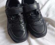 clarks boy shoes