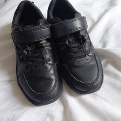 clarks boy shoes
