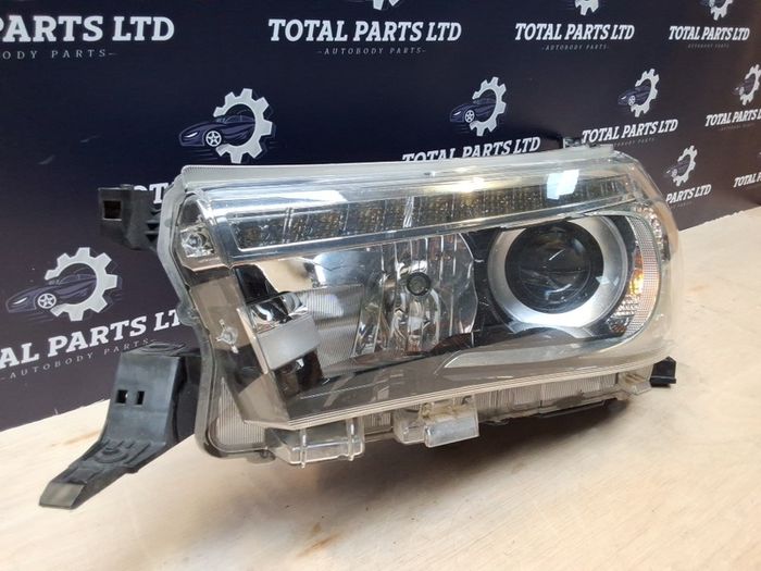 Toyota hilux 2016-20 headlight