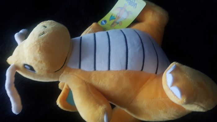 Dragonite Pokemon 25cm tag, holo sticker toy