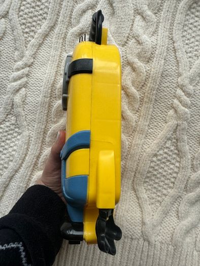 Despicable Me Minions Case  Stuart Used Please look at the pictures Used PLease look at the pictures