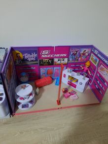 Girls playing shops