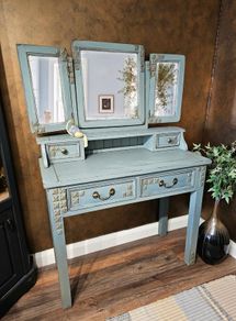 Dressing table