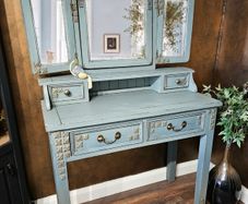 Dressing table