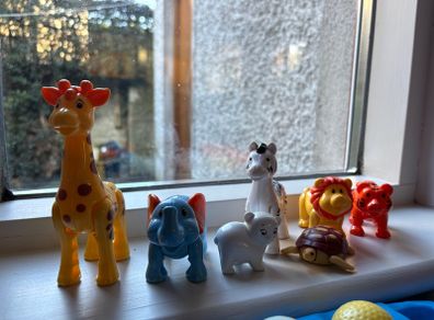 Animal & zoo figures