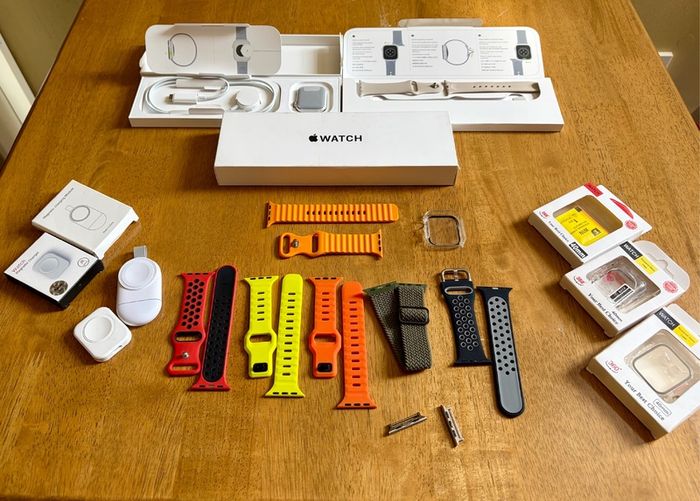 Apple Watch SE 2nd Gen GPS 40mm Starlight Aluminium Case 1 Owner Extras 14pc New Charger Case Strap Band Professional Office Work Lifestyle Fitness Outdoors Elegant Party Event Magnetic Ocean