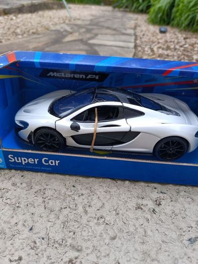 McLaren P1 model car