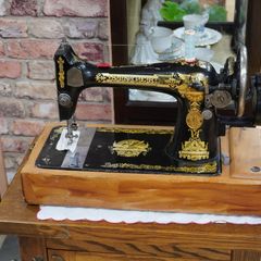 Vintage Singer Hand-Crank Sewing Machine