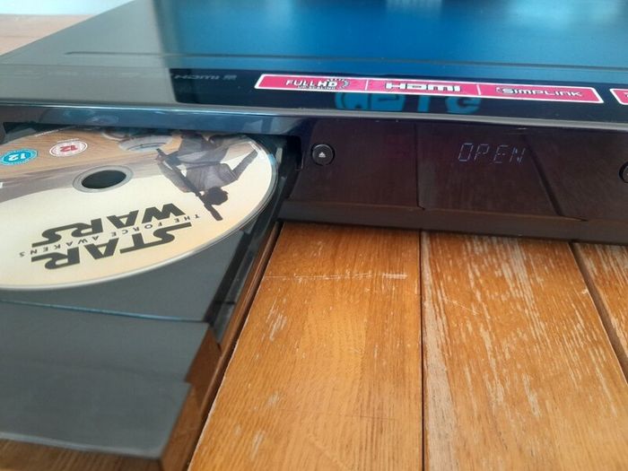 LG HT503PH-DH Home Theatre Receiver. Plays CDs (Faulty DVD) Audio Amp Amplifier,  home stereo, music, sound, CD player.