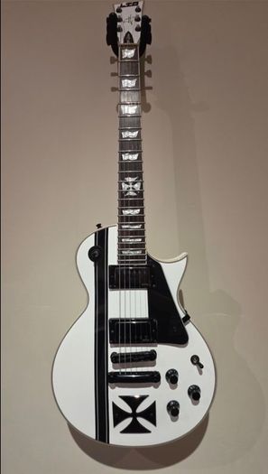 Esp Ltd James Hetfield Iron Cross.