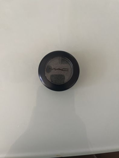 MAC eyeshadow 90%new
