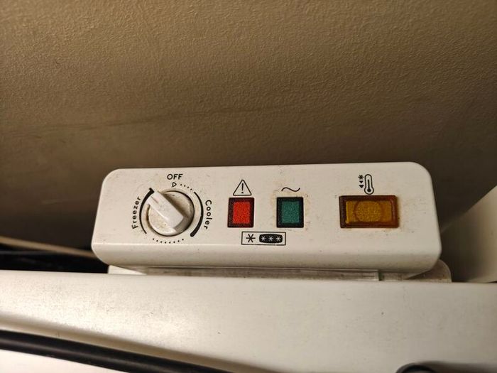 Indesit 202L Chest Freezer (Garage Safe / Fridge Mode)