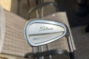 Golf irons set