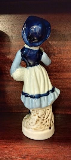 Vintage Porcelain figurines, gathering the grapes