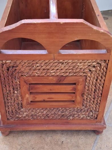Newspaper/Magazine Rack