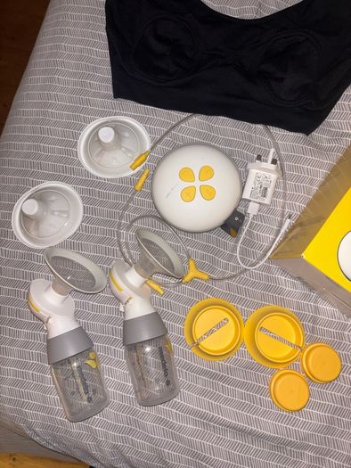 Medela Swing Maxi Double Electric Breast Pump + Pumping Bra