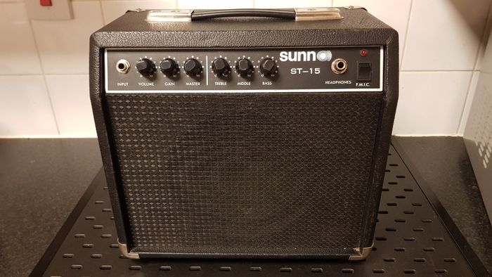 Sunn Guitar Amp (15 watts)