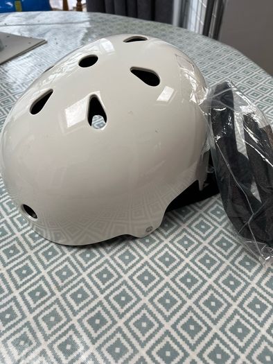 Helmet, Skate, Skateboard, Rollerblade, Cycle