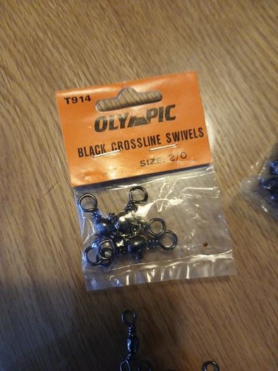 fishing accessories- barrel and snap swivel selection- various