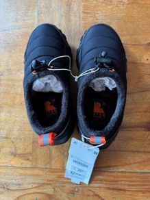 Kids winter boots, Size 29, NEW