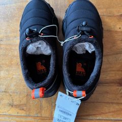 Kids winter boots, Size 29, NEW