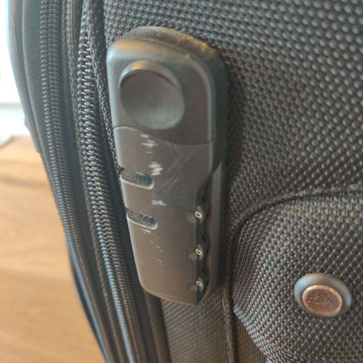 Samsonite Black 2-Wheel Cabin Suitcase Rose Gold Lining