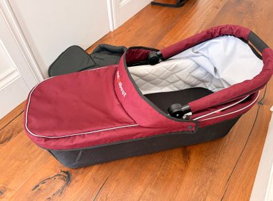 Out n About Carrycot with double adapter