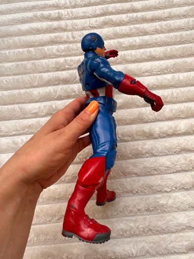 Marvel Captain America 2012 Action Figure approx. 25 cm. Twist Used Please see photos