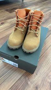 Timberland ladies/ girls boots. Size 4uk/37eu.