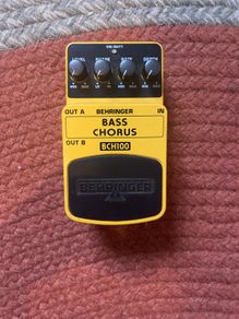 Behringer BCH100 bass chorus pedal