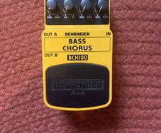 Behringer BCH100 bass chorus pedal