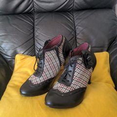Joe Brown ladies shoes