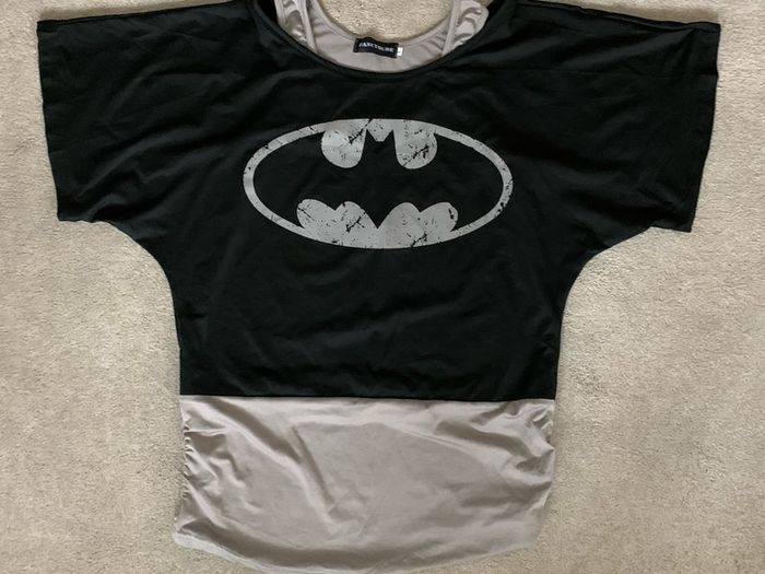 Ladies Bat Logo Top: M/L