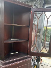 Corner display unit