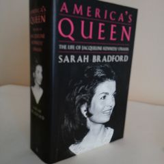 America's Queen: The Life of Jacqueline Kennedy Onassis by Sarah Bradford (RB138)