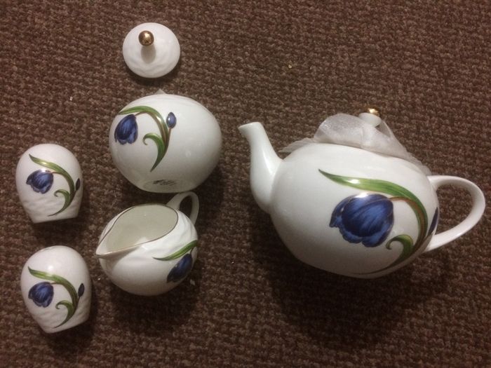 Tea Pot , sugar, milk jug and salt & pepper set.