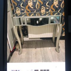 Hall table mirrored