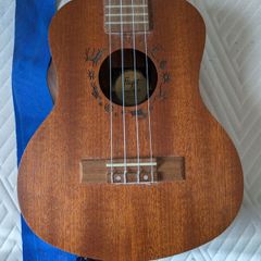 Flight Ukulele NUT310