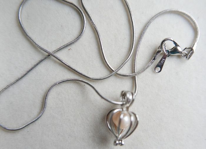 Vintage 18K white Gold Plated Caged Pearl Necklace length 16" - 5,7g