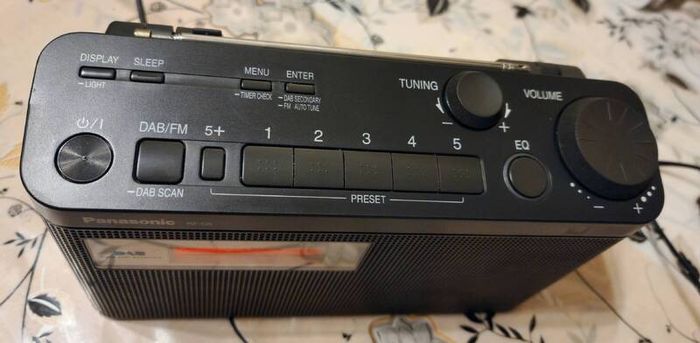 Panasonic RF-D5 DAB/FM Radio with LCD Display, Sleep Timer, Alarm & 10 Presets, Perfect working condition.
