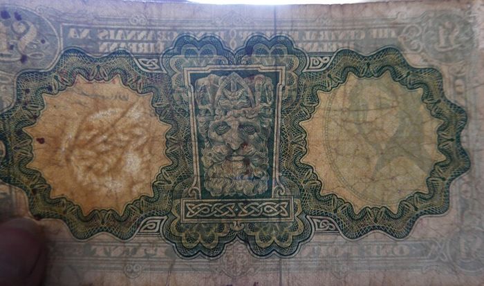 The Central Bank of Ireland. Lady Lavery (20 each)