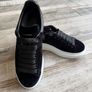 Black velvet oversized Alexander McQueens Image 7