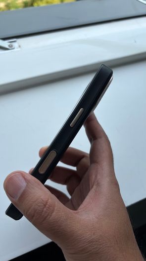 Apple iPhone 17 Pro 256GB Silver with Free Torras 360 Stand Case. Unlocked (US eSIM). Bent Frame. Fully Working