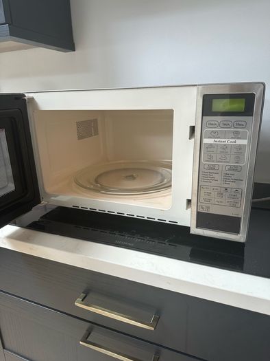 SHARP 900W Freestanding Stainless steel microwave