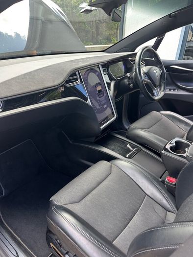 Tesla Model X 2018