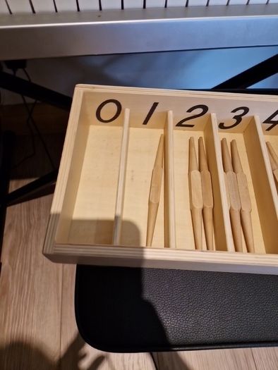 Montesorri Spindle Sticks in wooden box 0-9 barely used