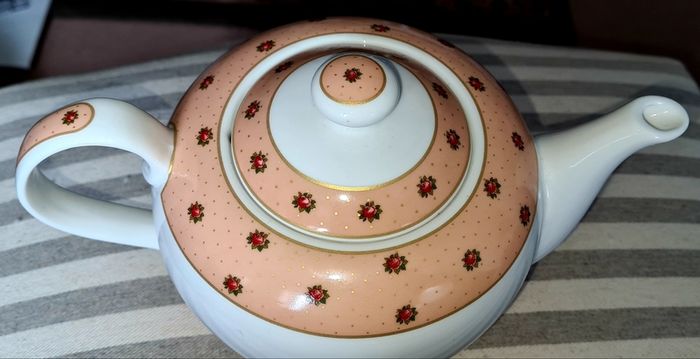 New Aynsley Pretty Shabby Chic Ceramic Teapot