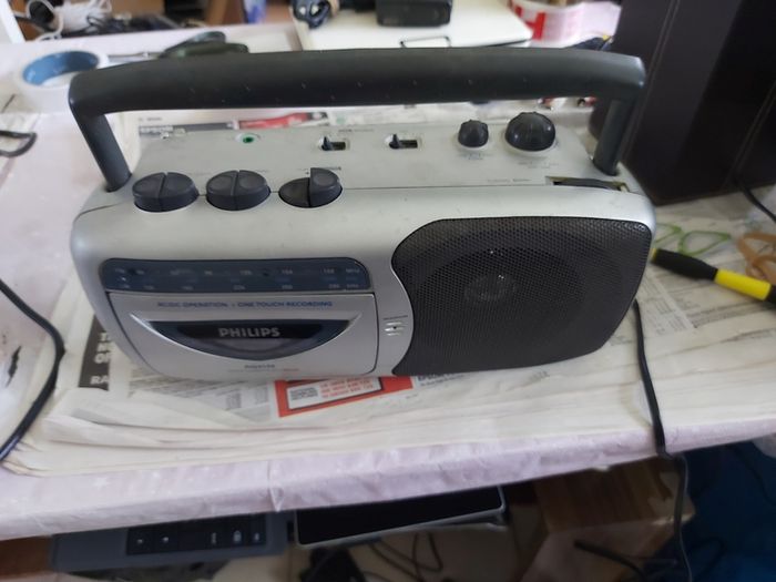 Philips Radio Cassette Recorder, Model AQ4150, both Radio & tape working great, very good condition